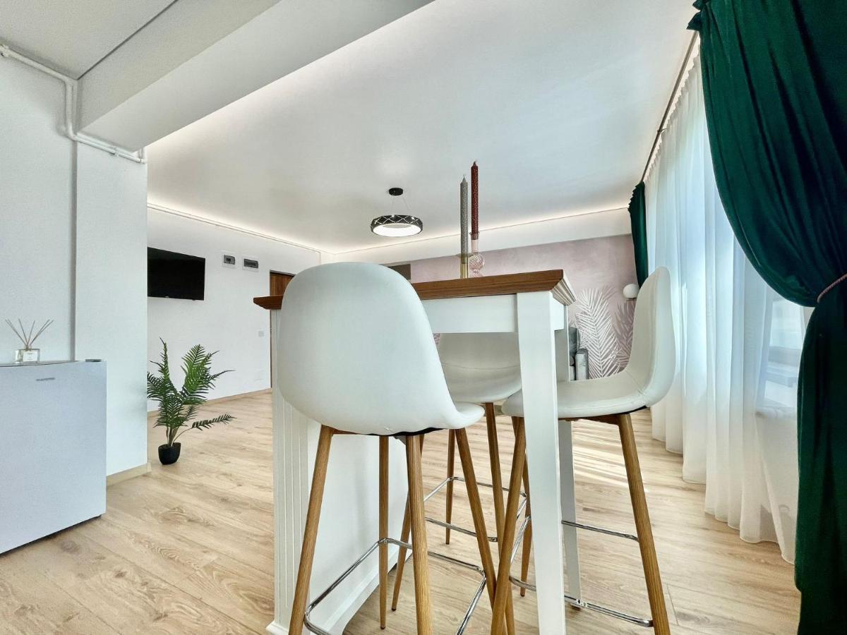 Residence Odaile #1 Otopeni Esterno foto