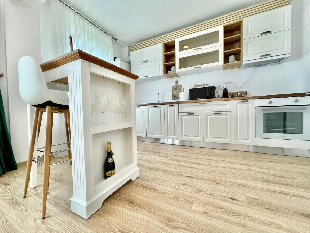 Residence Odaile #1 Otopeni Esterno foto
