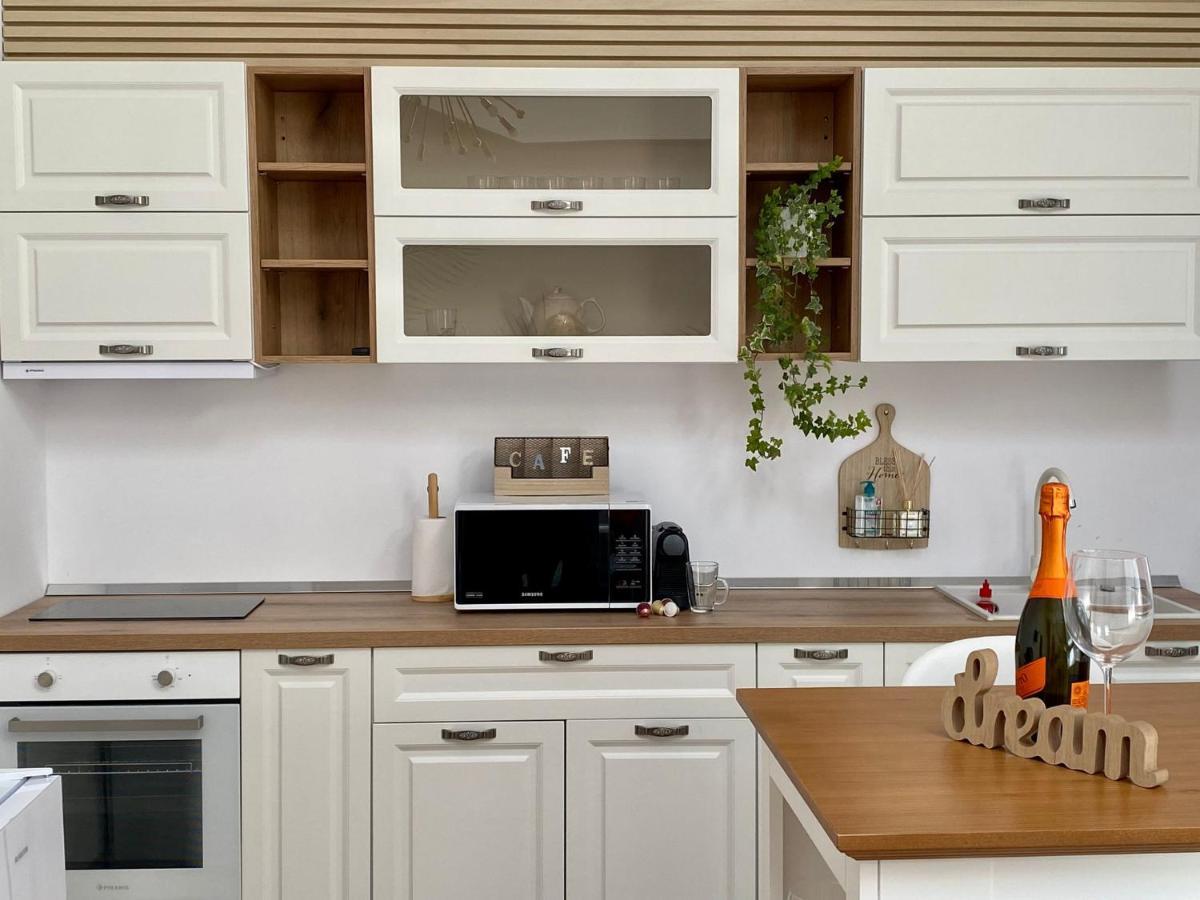 Residence Odaile #1 Otopeni Esterno foto